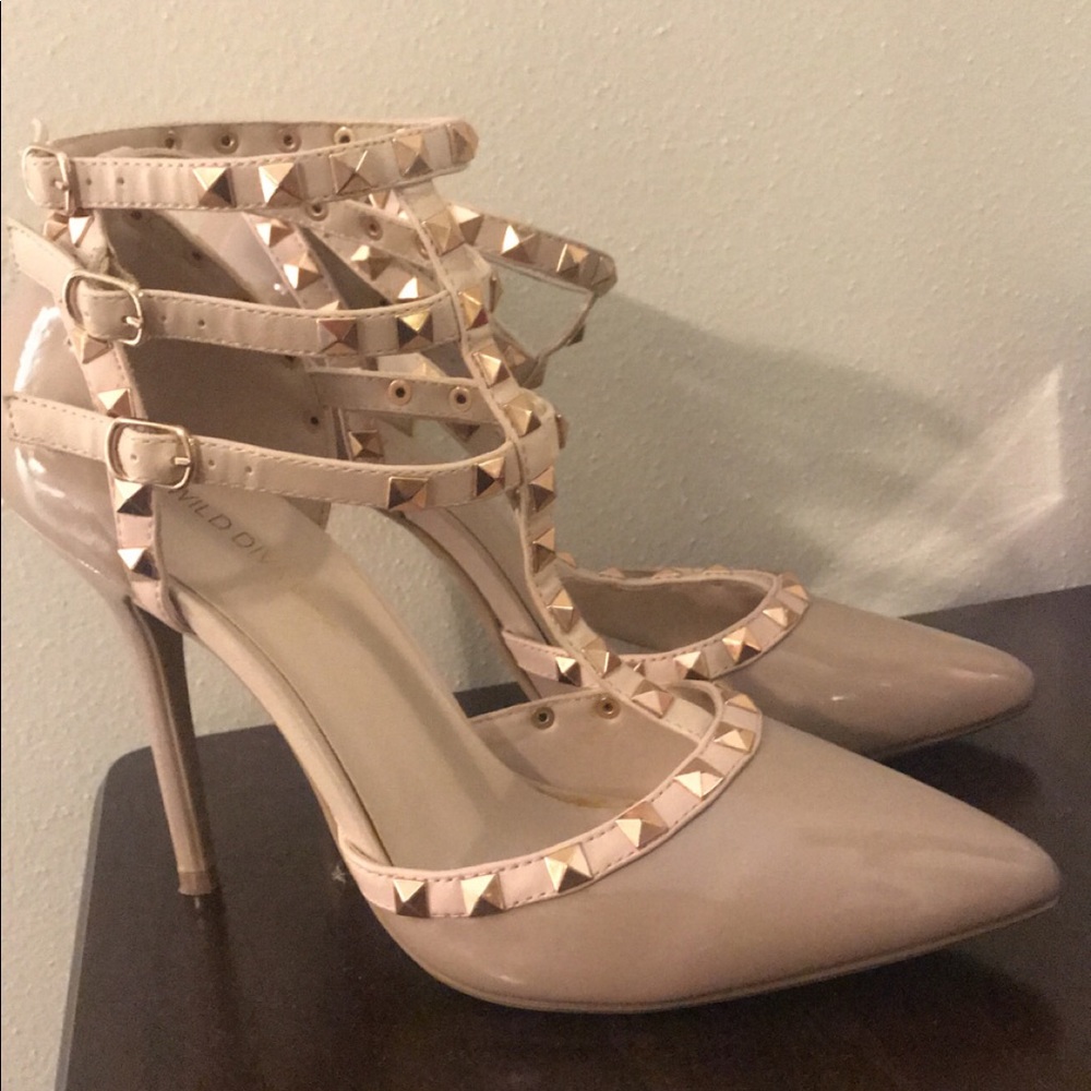 Womens Pointy Toe Gold